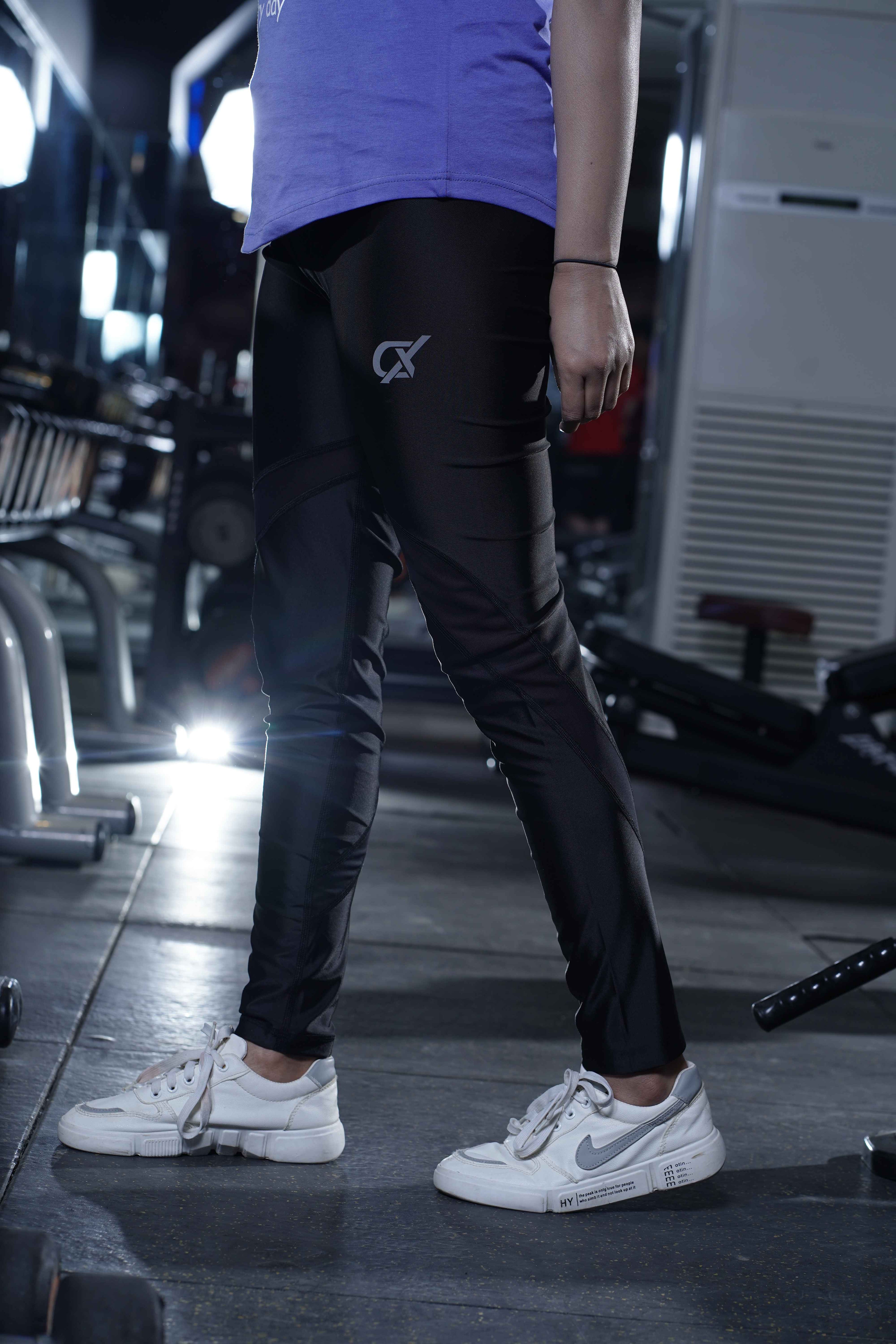 Women's Cx Shred Line Legging in Black